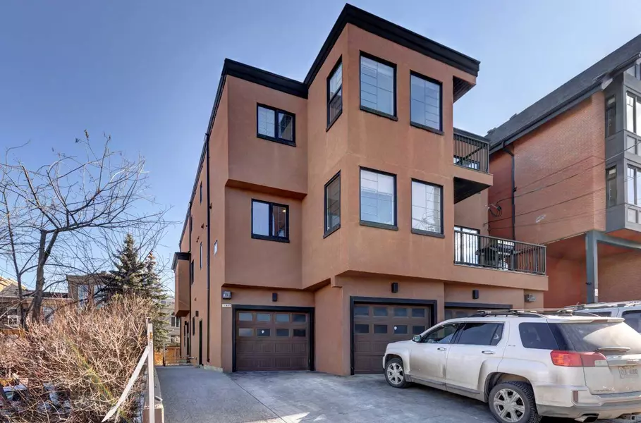 1812 14A ST Southwest, Calgary, AB T2T 3W6