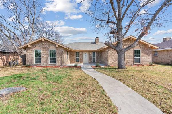 3906 Greenway Drive, Garland, TX 75041