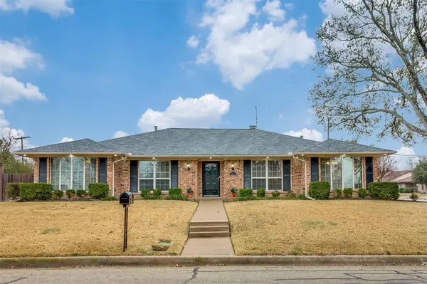 5009 Winesanker Way, Fort Worth, TX 76133