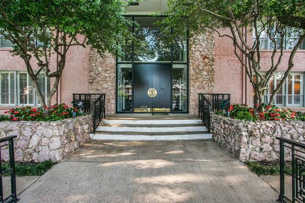 6311 Bandera #C, Dallas, TX 75225