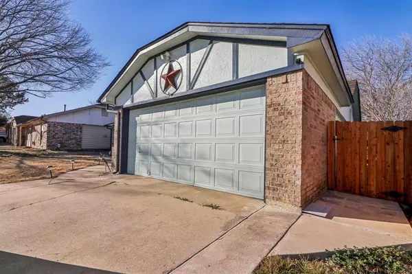 Fort Worth, TX 76135,5920 Springtide Drive