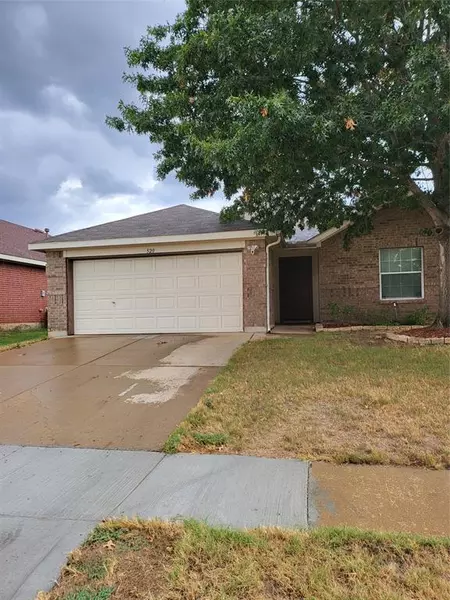 520 Flowering Plum Lane, Fort Worth, TX 76140