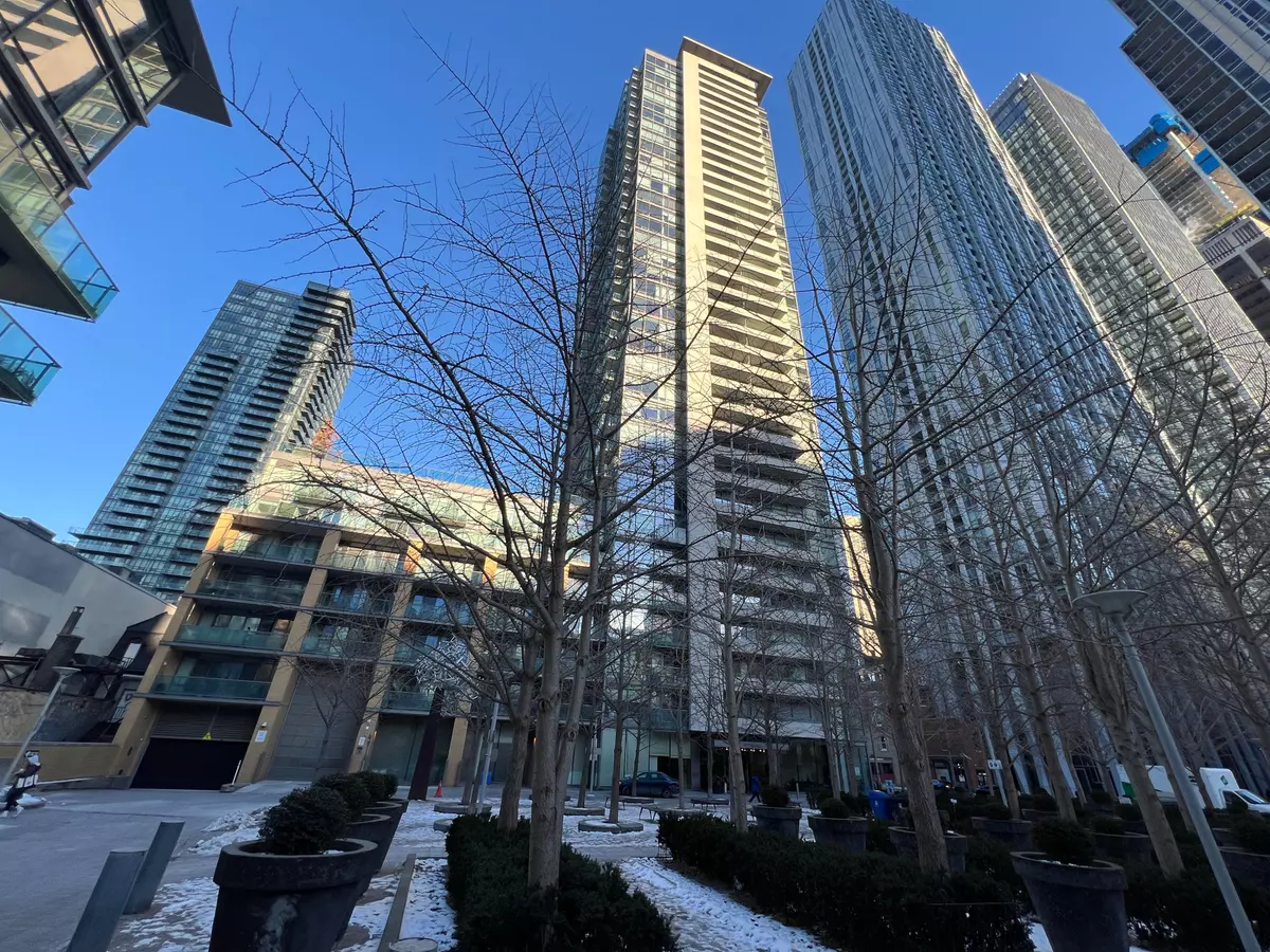 Toronto C02, ON M4W 1L4,18 Yorkville AVE #2109