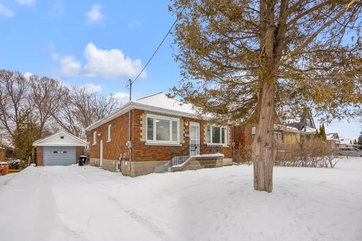 Oshawa, ON L1H 5C9,822 Douglas ST