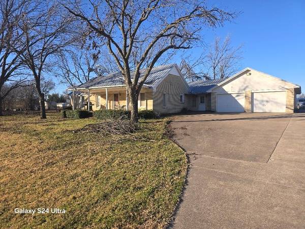 1717 Pipeline Road, Cleburne, TX 76033