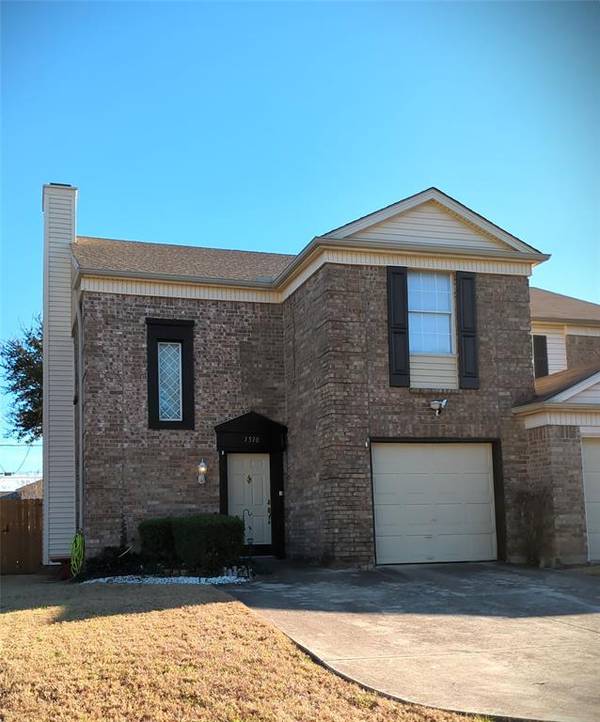 1510 Creek Bank Lane, Arlington, TX 76014