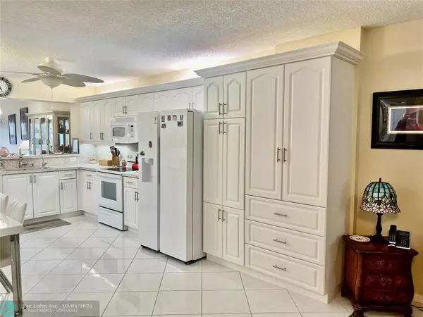 Tamarac, FL 33321,7755 Granville Dr  #304