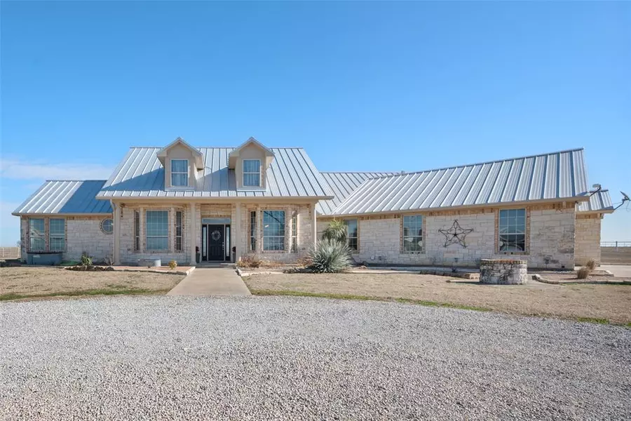 17300 County Road 4110, Frost, TX 76641