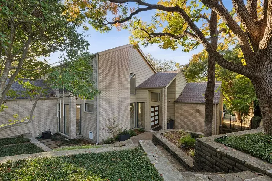 9032 Vista Creek Drive, Dallas, TX 75243