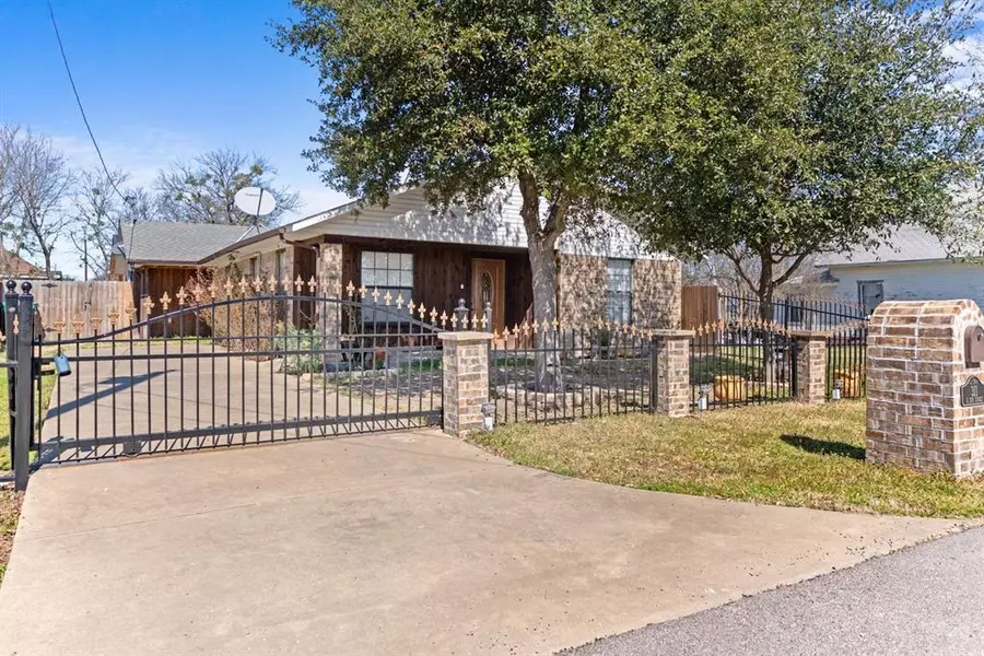 311 E 9th Street, Ferris, TX 75125