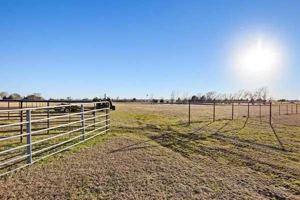 Leonard, TX 75452,340 County Road 4825