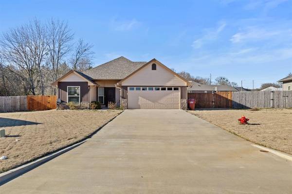 106 Oliver Wendell Court, Mount Vernon, TX 75457