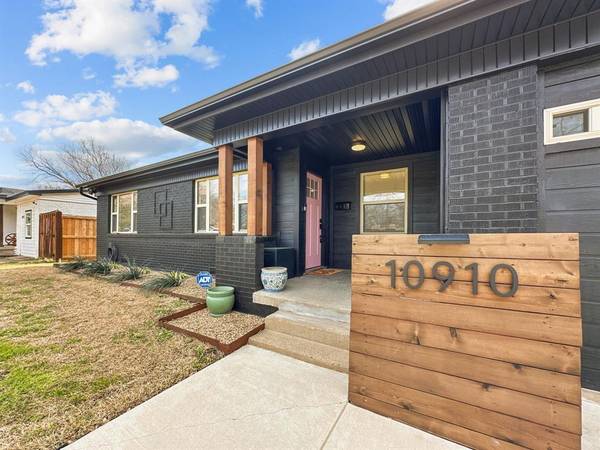 10910 Park Oak Circle, Dallas, TX 75228