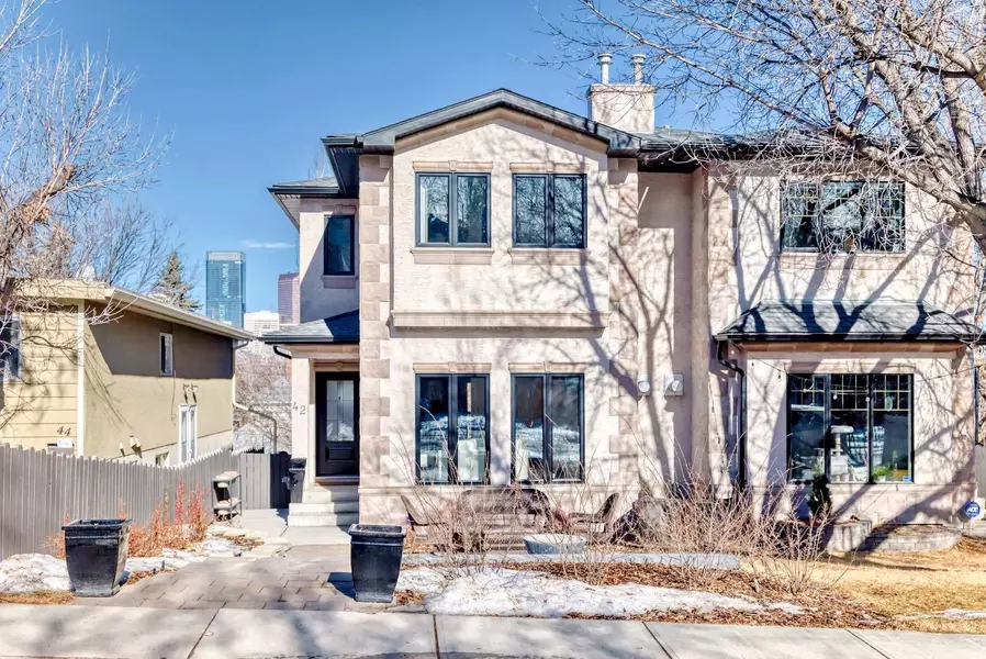 42 28 AVE Southwest, Calgary, AB T2S2Y1