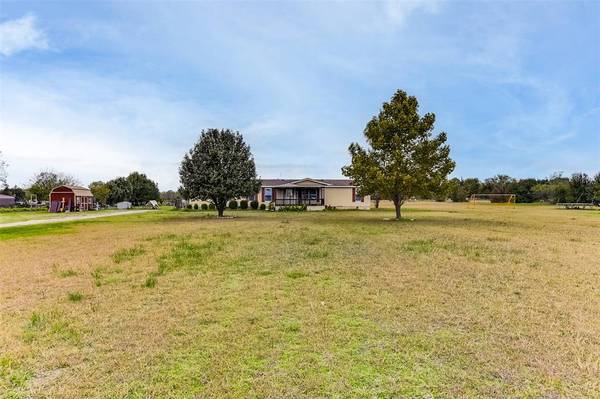 3275 Oak Grove Road, Ennis, TX 75119