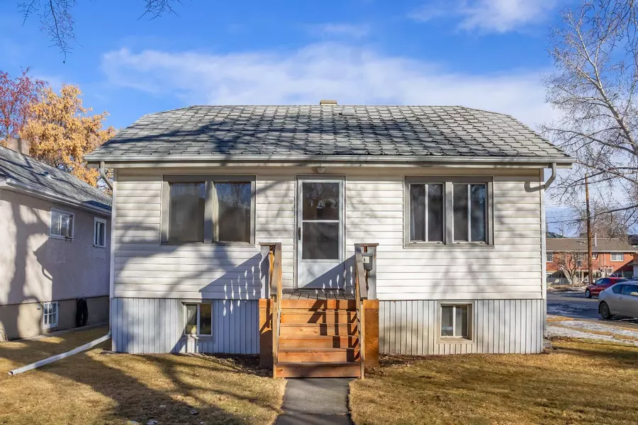 236 11 AVE Northeast, Calgary, AB T2E0V8