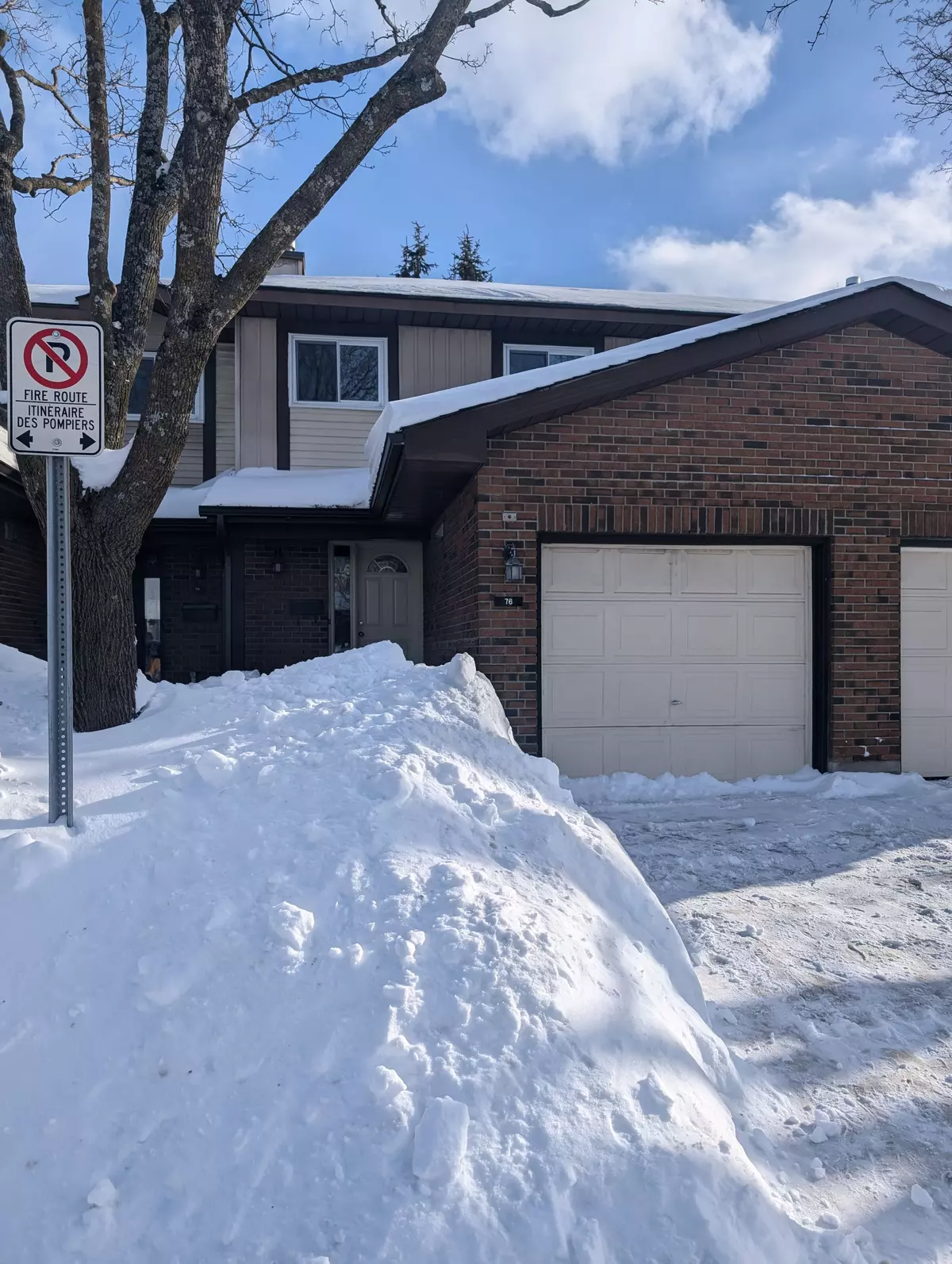 Kanata, ON K2L 3E2,76 Clarkson CRES W