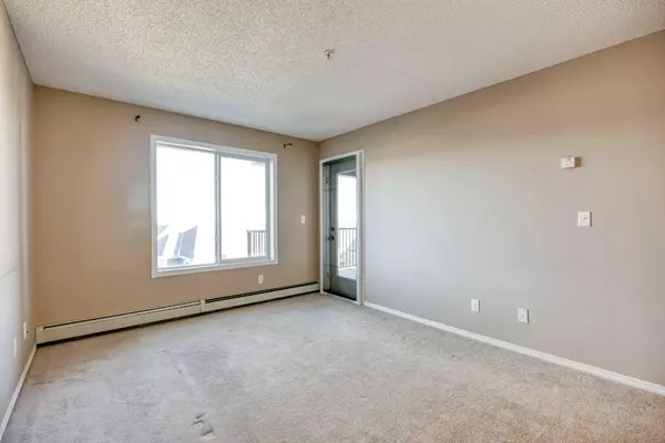 Calgary, AB T3R 0S3,195 Kincora Glen RD Northwest #323