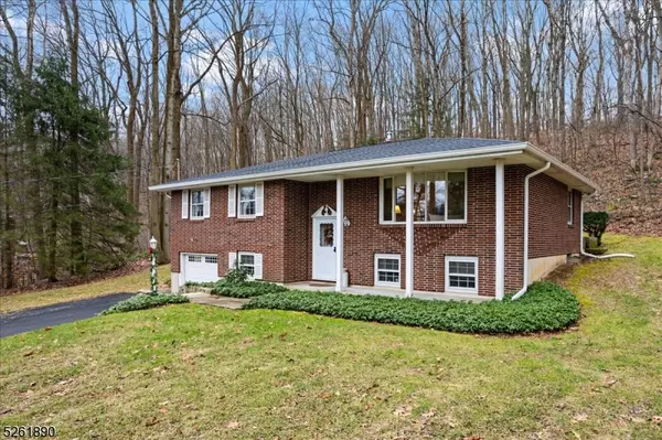 373 Tunnel Road, Bethlehem Twp., NJ 08802