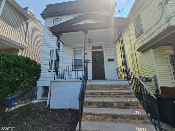 16 Smith St, Newark City, NJ 07106