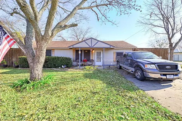 402 N 2nd Street, Crandall, TX 75114