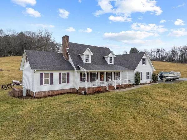 232 Thomas Rd, Marion, VA 24354