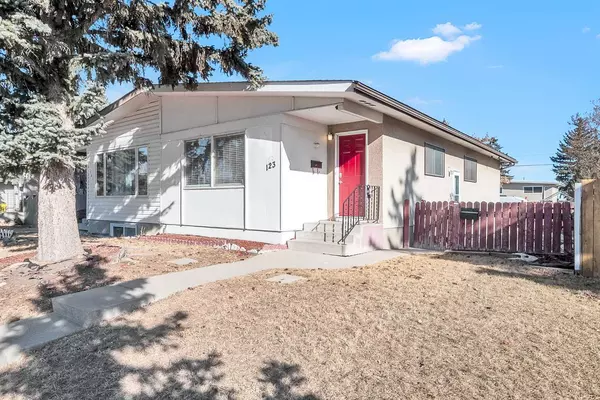 Calgary, AB T2K 3Y7,123 Huntford Close Northeast