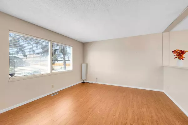 Calgary, AB T2K 3Y7,123 Huntford Close Northeast