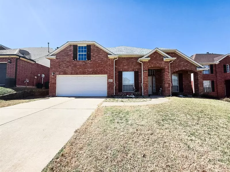 4843 Crown Drive, Grand Prairie, TX 75052