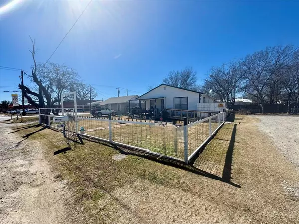 1100 2nd Avenue, Mineral Wells, TX 76067