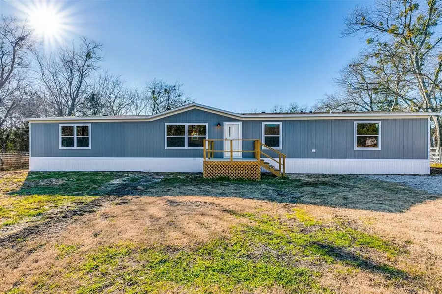 200 Windsor Street, Lone Oak, TX 75453