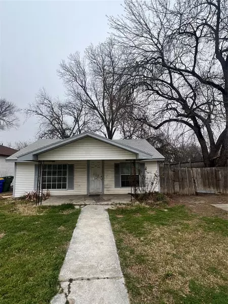 8342 Sussex Street, White Settlement, TX 76108