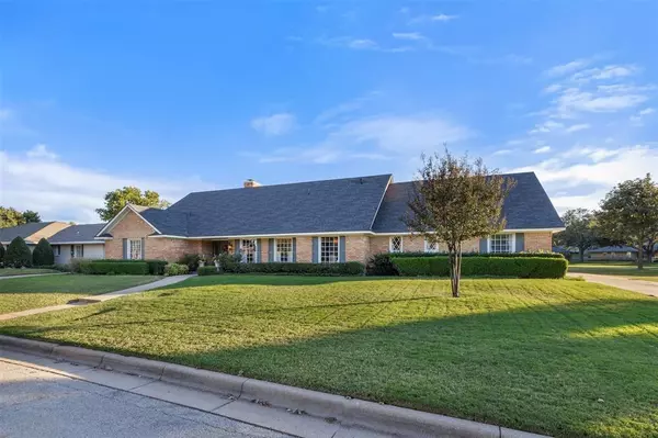 Benbrook, TX 76126,7117 Serrano Drive