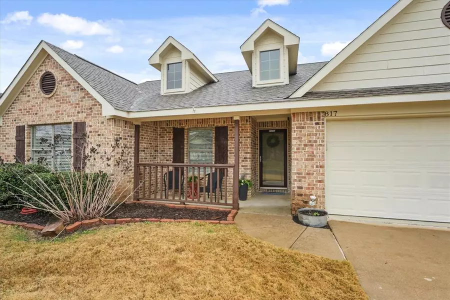 817 Ridgecrest Court, Aubrey, TX 76227