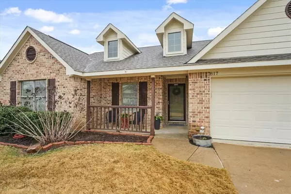 817 Ridgecrest Court, Aubrey, TX 76227