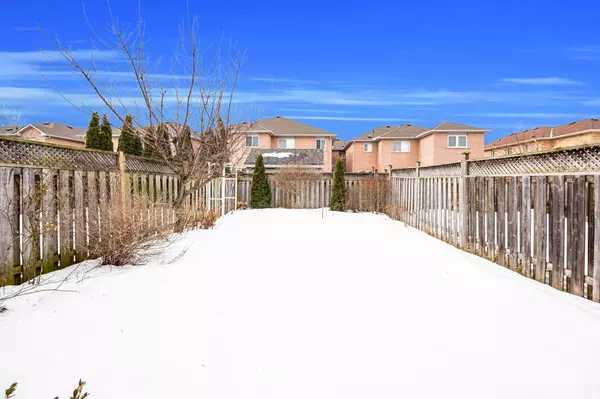 Oakville, ON L6M 4P3,2493 Newcastle CRES