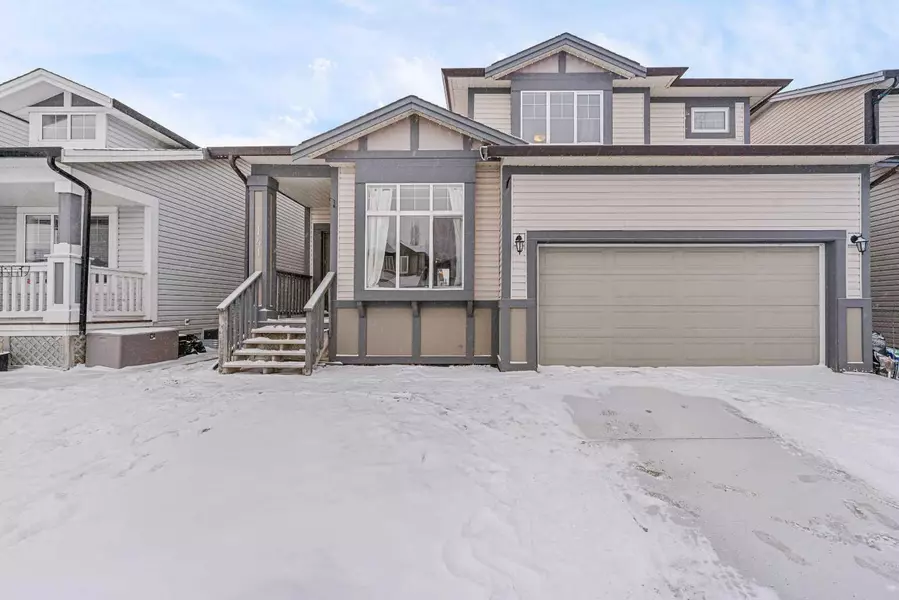 141 Luxstone RD Southwest, Airdrie, AB T4B 0J7