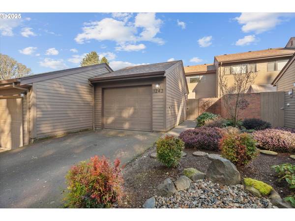 1243 NW MICHELBOOK LN, Mc Minnville, OR 97128