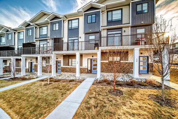 128 Crestridge HL Southwest, Calgary, AB T3B 6L1