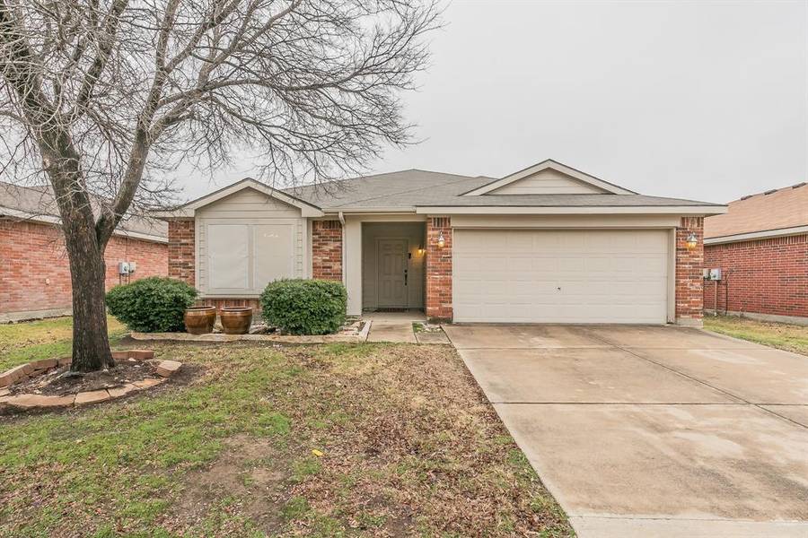 9404 Sundial Drive, Fort Worth, TX 76244