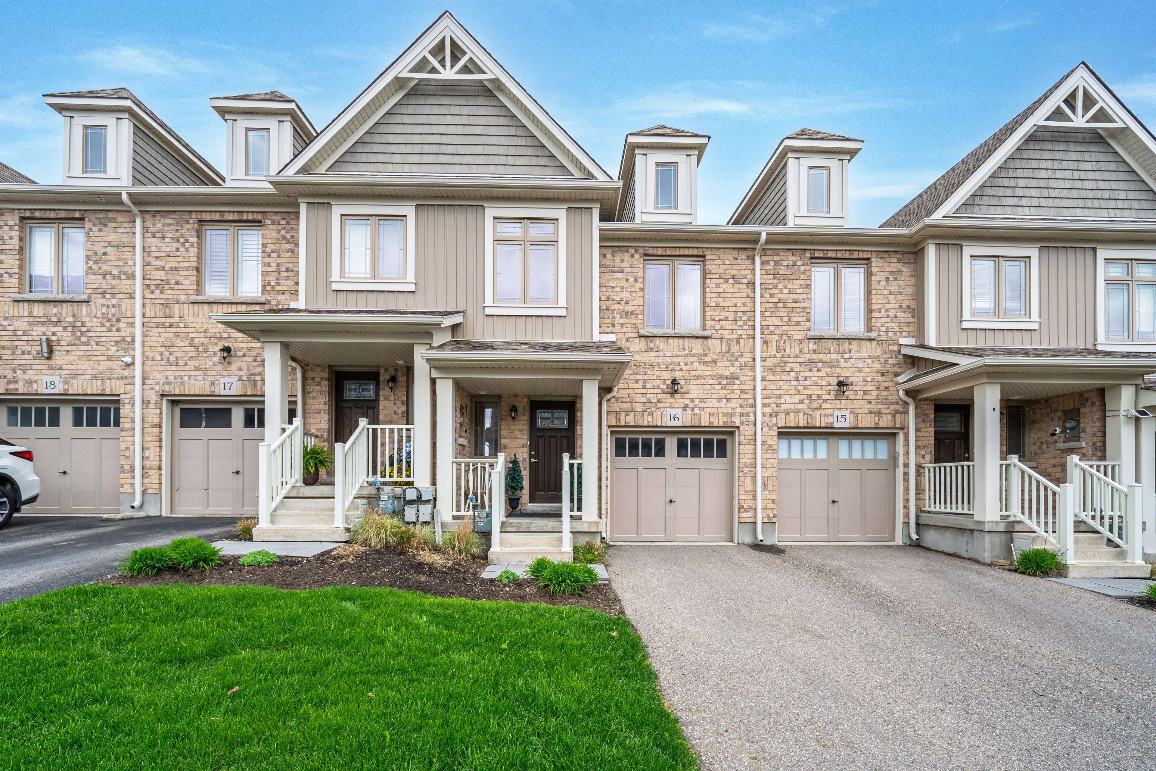 124 Parkinson CRES #16, Orangeville, ON L9W 6X3