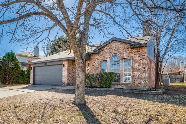 638 Lemon Drive, Arlington, TX 76018