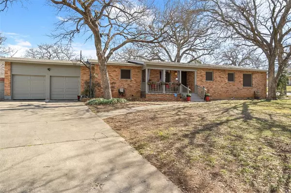 Hurst, TX 76053,500 Shadowbrook Lane