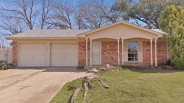 2703 S Fielder Road, Arlington, TX 76015