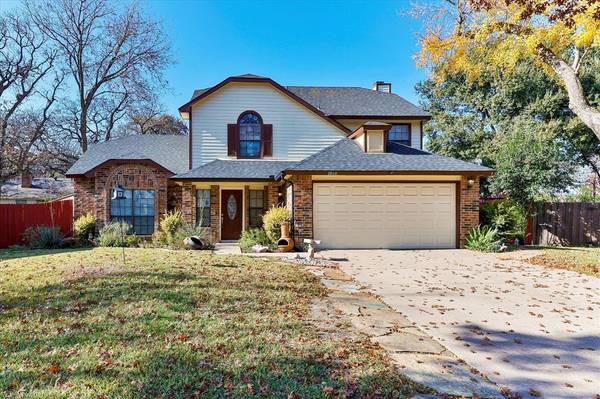 2010 WEDGEWOOD Drive, Grapevine, TX 76051