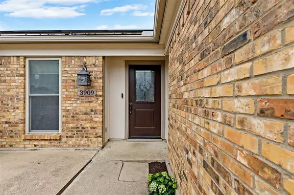 Fort Worth, TX 76137,3909 Springside Drive