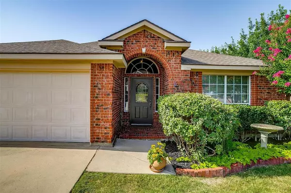 4900 Happy Trail, Fort Worth, TX 76244