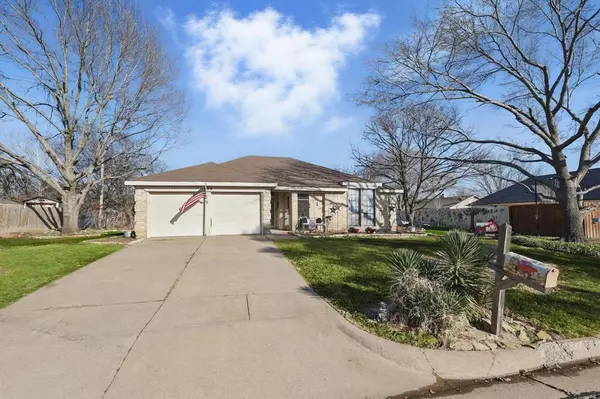 Burleson, TX 76028,427 Live Oak Lane