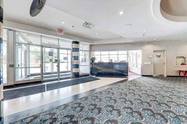 Toronto E04, ON M1P 2R7,2550 Lawrence AVE E #1804