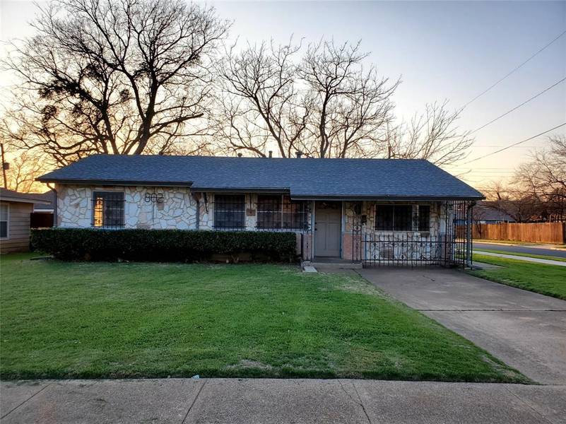 802 Tuskegee Street, Grand Prairie, TX 75051